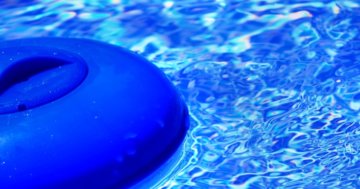 Pool ohne Chlor sauber halten